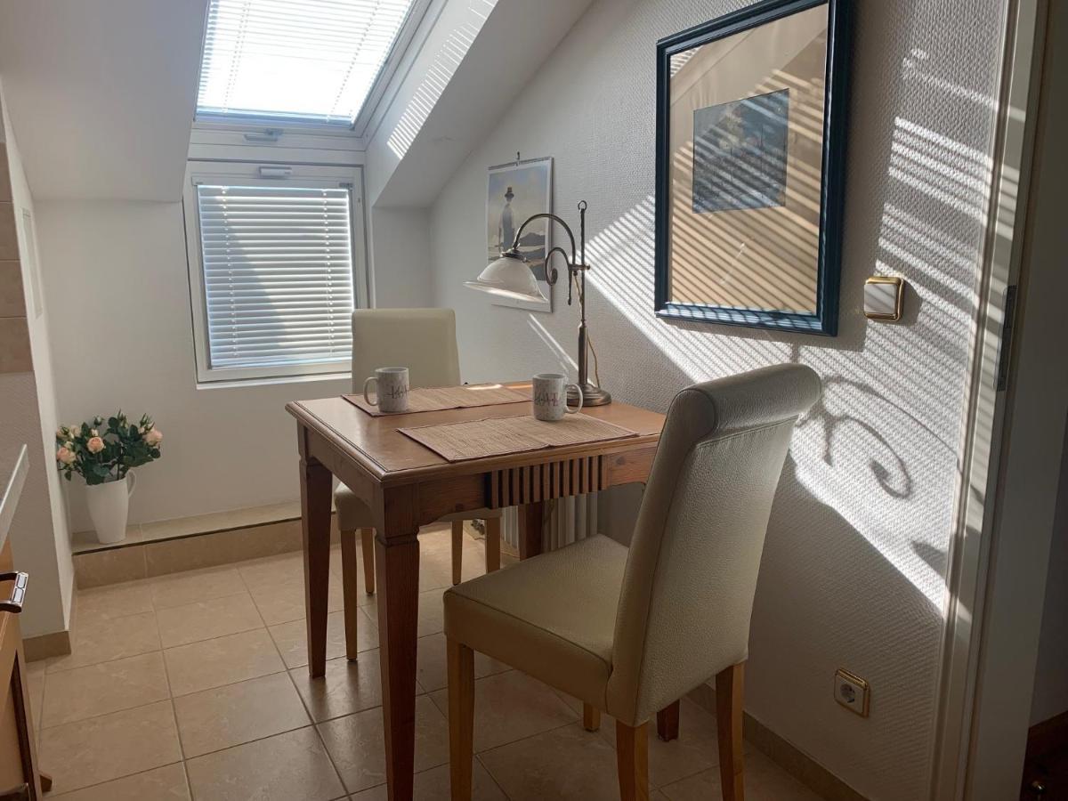 Kuschelige Wohlfuhl-Wohnung In Top Strandlage ゼーバート・ヘリングスドルフ エクステリア 写真